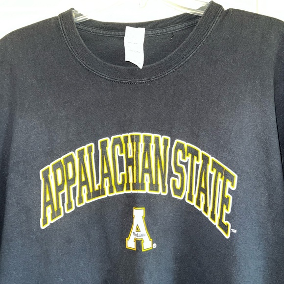 Appalachian State University Mountaineers Black T-Shirt - Picture 2 of 2